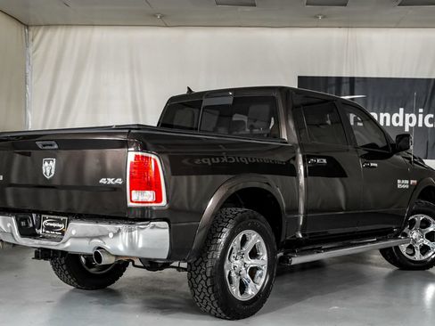 Used 2017 RAM 1500 Laramie w/ Convenience Group AWD/4WD image 8