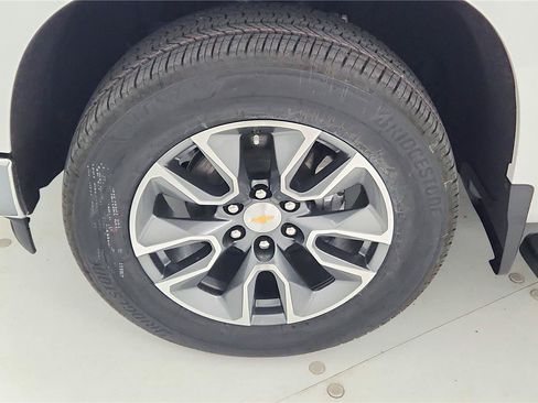 Used 2026 Chevrolet Silverado 1500 LT w/ Protection Package AWD/4WD image 18