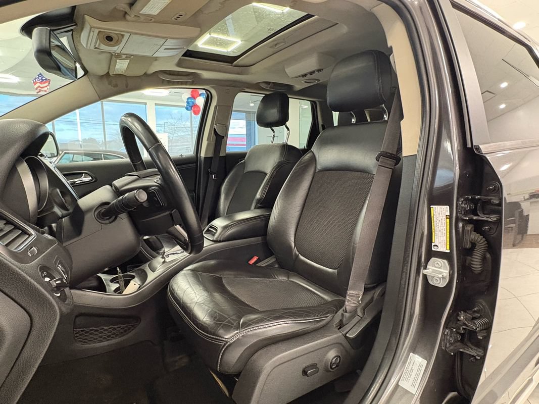 Used 2017 Dodge Journey Crossroad FWD image 21