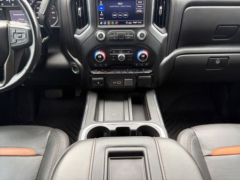 Used 2020 GMC Sierra 1500 AT4 w/ AT4 Premium Package AWD/4WD image 18