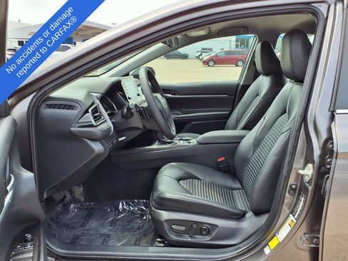 Used 2021 Toyota Camry SE FWD image 17