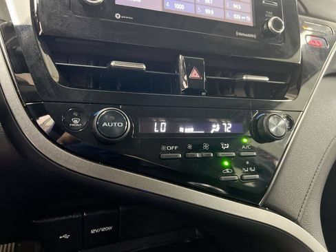 Used 2021 Toyota Camry LE FWD image 16