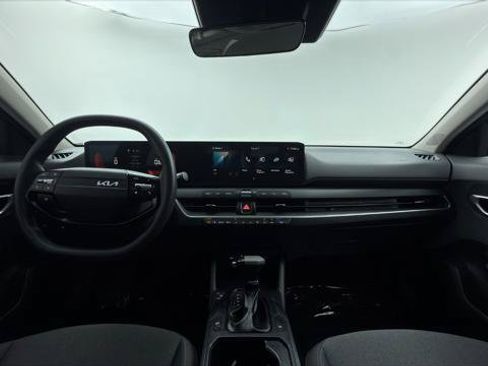 Used 2025 Kia K4 FWD image 24