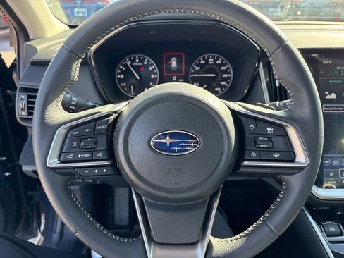 Used 2025 Subaru Outback Premium image 2