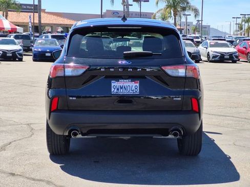 Used 2021 Ford Escape SE w/ SE Sport Appearance Package FWD image 6