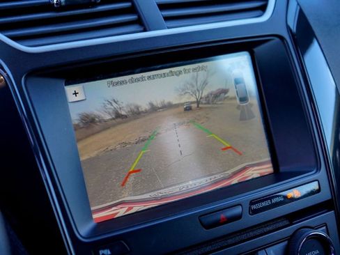 Used 2018 Ford Explorer XLT w/ Equipment Group 202A image 19