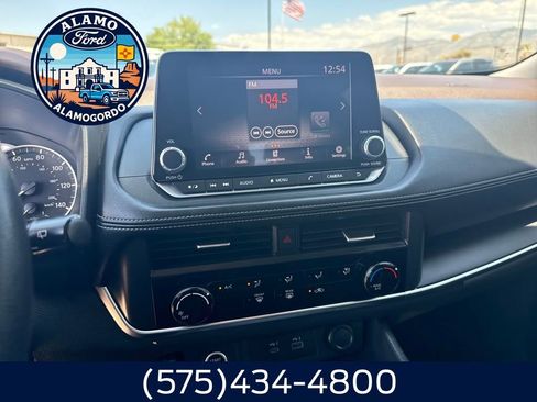 Used 2023 Nissan Rogue S image 8