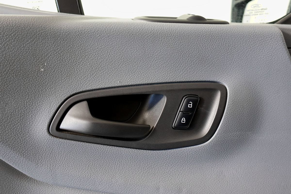 Used 2017 Ford Transit 150 XL RWD image 18