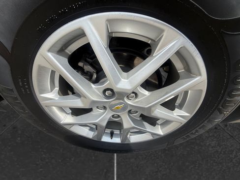 Used 2022 Chevrolet Equinox LT AWD/4WD image 9