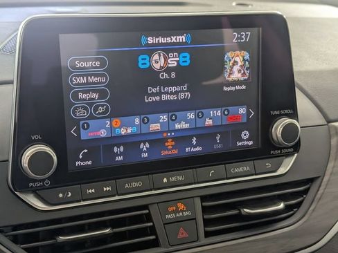 Used 2025 Nissan Altima 2.5 SV FWD image 21