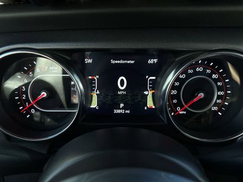 Used 2022 Jeep Gladiator Mojave image 16