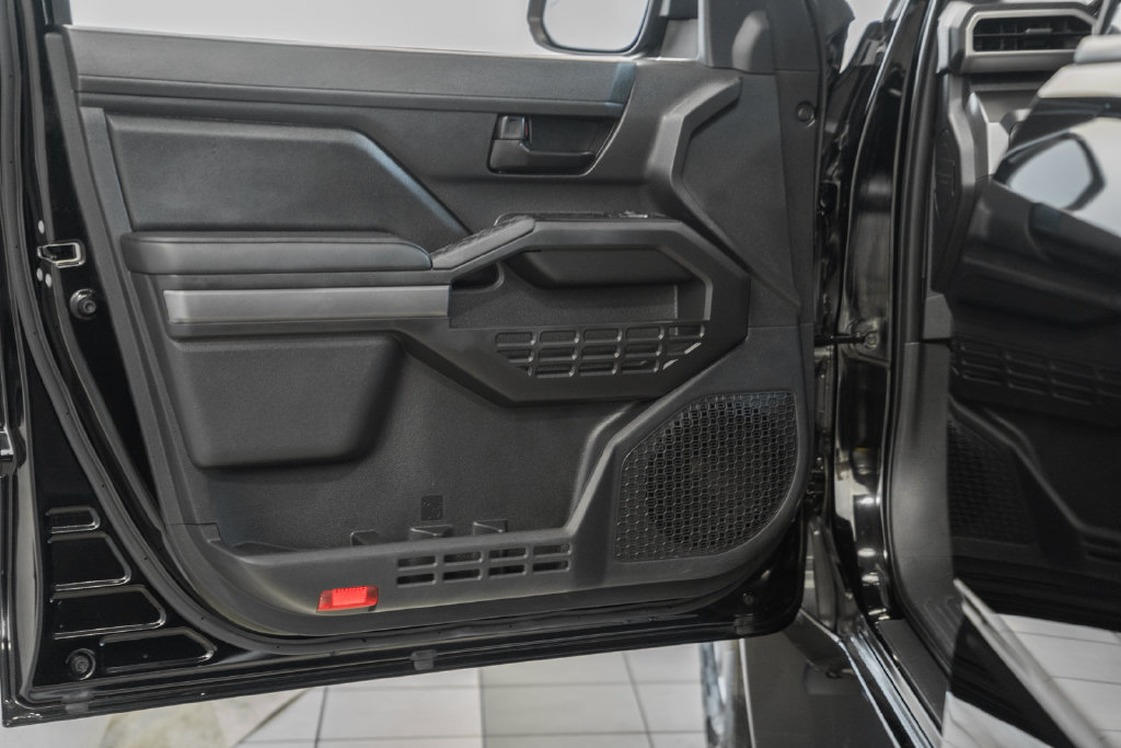 Certified 2025 Toyota Tacoma SR5 AWD/4WD image 32