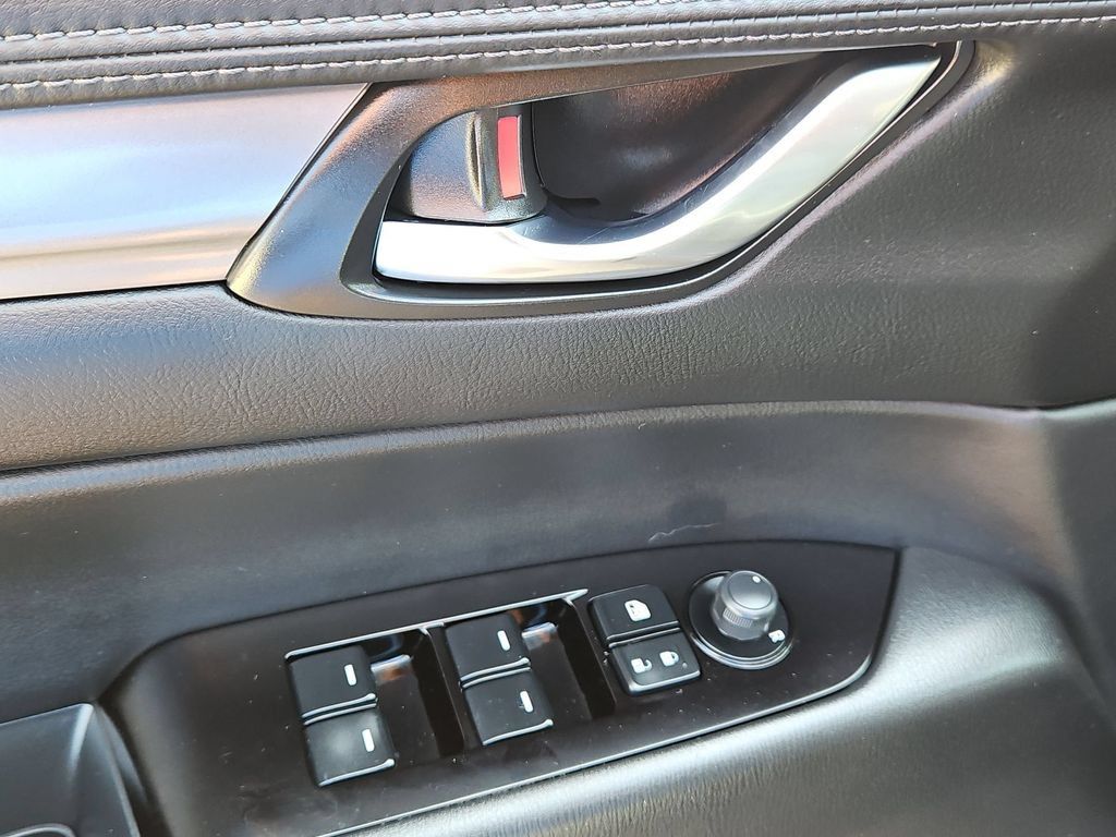 Used 2025 MAZDA CX-5 AWD 2.5 S w/ Preferred Package image 13