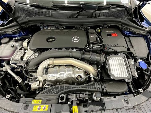 Used 2025 Mercedes-Benz GLA 250 4MATIC image 16