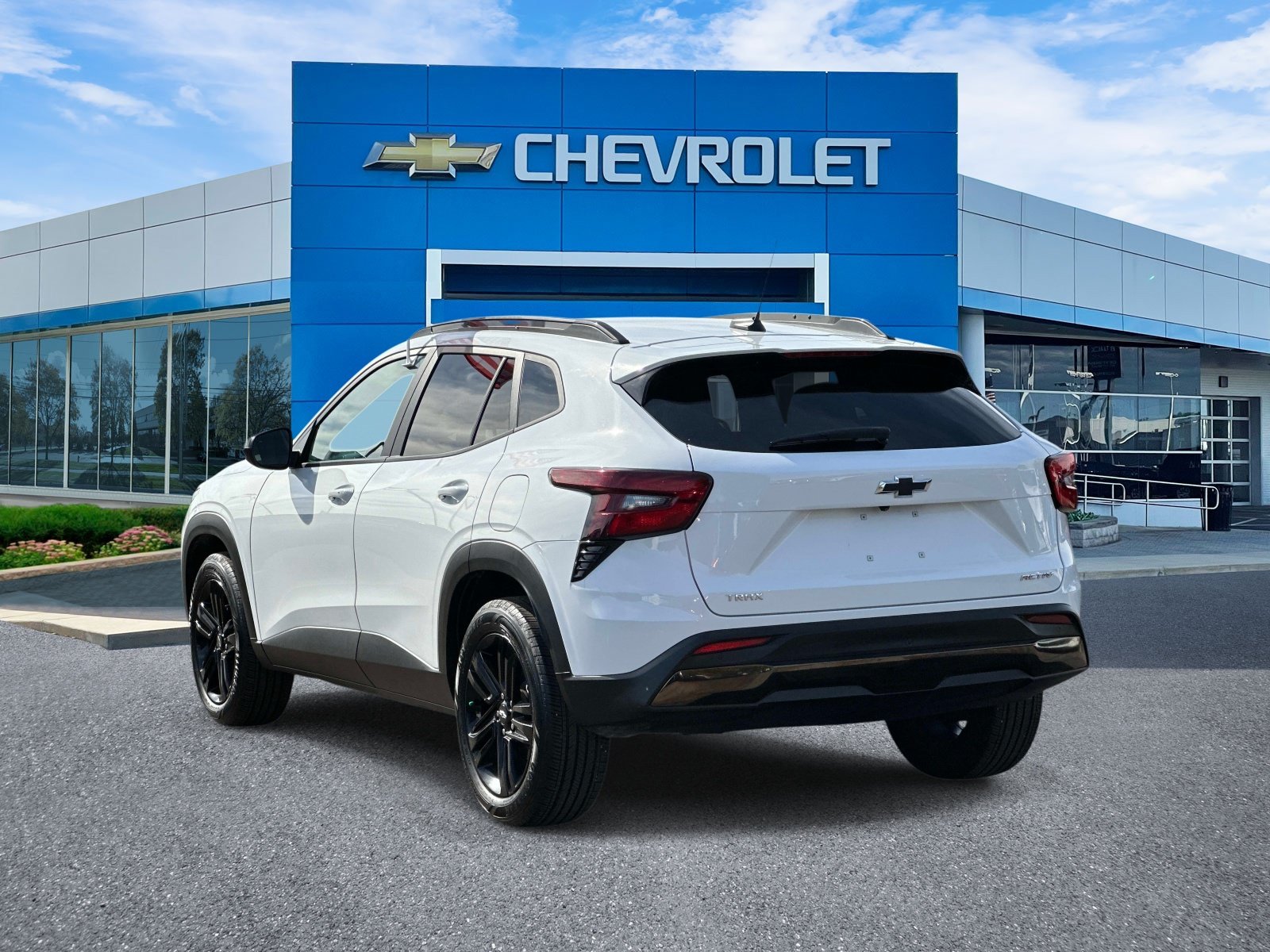 Used 2025 Chevrolet Trax ACTIV w/ Driver Confidence Package FWD image 4
