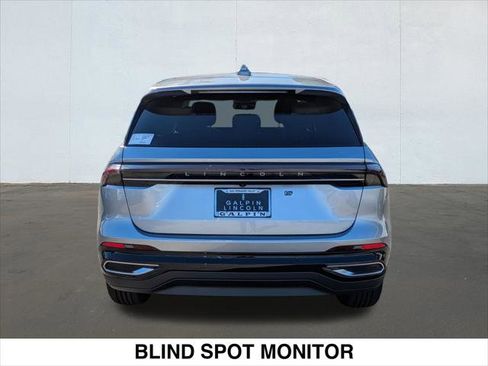 New 2026 Lincoln Nautilus Premier image 5