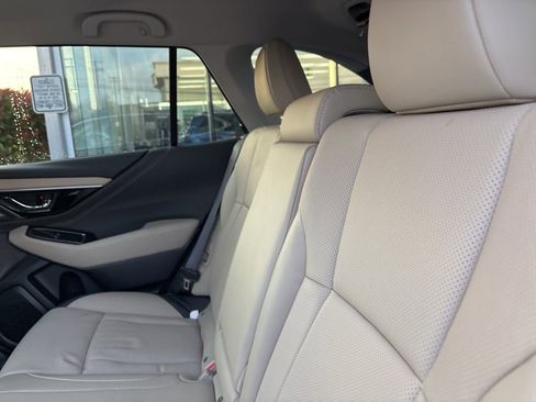 Used 2025 Subaru Outback Limited image 10