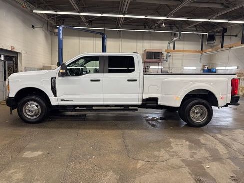 Used 2024 Ford F350 XL AWD/4WD image 3