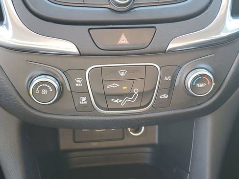 Used 2020 Chevrolet Equinox LT image 25