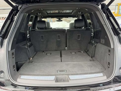 Certified 2024 Cadillac XT6 Luxury image 8