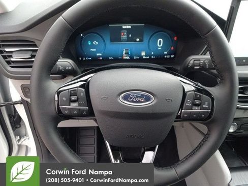 New 2025 Ford Escape SE w/ PHEV Premium Package FWD image 15