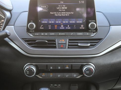 Used 2024 Nissan Altima 2.5 SR image 12