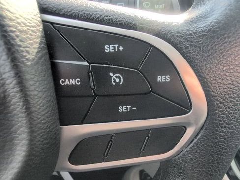 Used 2021 Chrysler Voyager L image 19