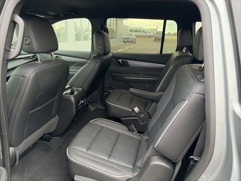 Used 2025 Buick Enclave Sport Touring image 6