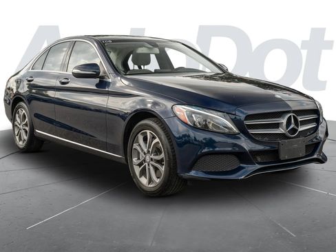 Used 2015 Mercedes-Benz C 300 4MATIC Sedan image 4