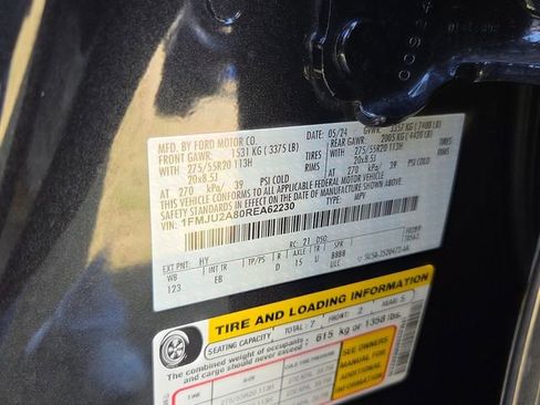 Used 2024 Ford Expedition Limited image 6