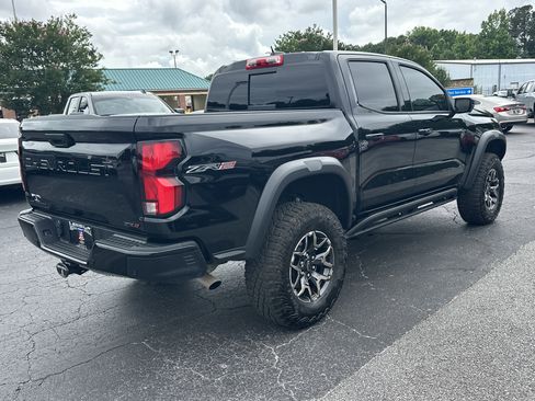 Used 2025 Chevrolet Colorado ZR2 w/ Technology Package AWD/4WD image 8