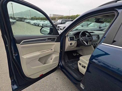 Used 2021 Volkswagen Atlas SE w/ Towing Package image 21