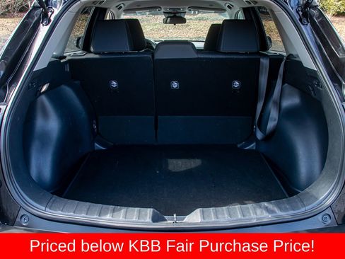Used 2024 Toyota Corolla Cross LE FWD image 18