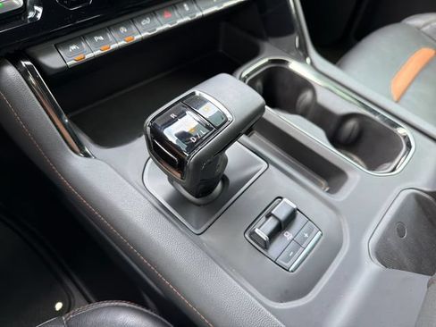 Used 2025 GMC Sierra 1500 AT4 w/ AT4 Premium Package AWD/4WD image 15
