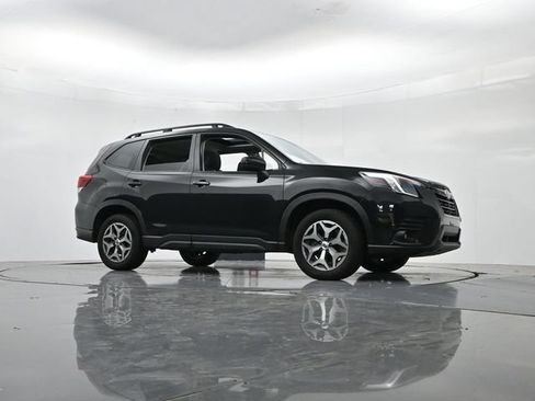 Used 2024 Subaru Forester Premium AWD/4WD image 37