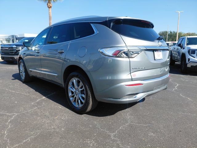 Used 2023 Buick Enclave Avenir w/ Avenir Technology Package FWD image 4