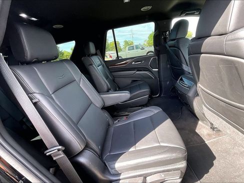 Used 2023 Cadillac Escalade Luxury AWD/4WD image 27