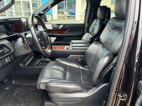 Used 2022 Lincoln Navigator Reserve AWD/4WD image 9