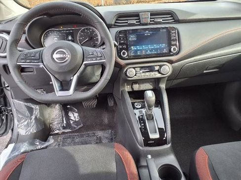 New 2025 Nissan Versa SR w/ Trunk Package image 10