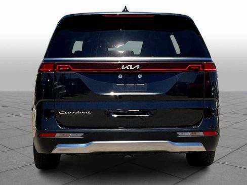 Used 2022 Kia Carnival SX Prestige image 4