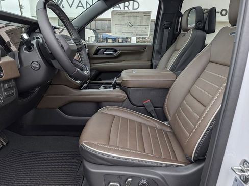New 2026 GMC Yukon Denali Ultimate AWD/4WD image 24