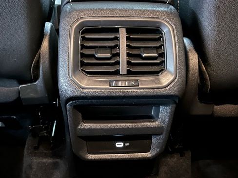 Used 2022 Volkswagen Taos SE image 22