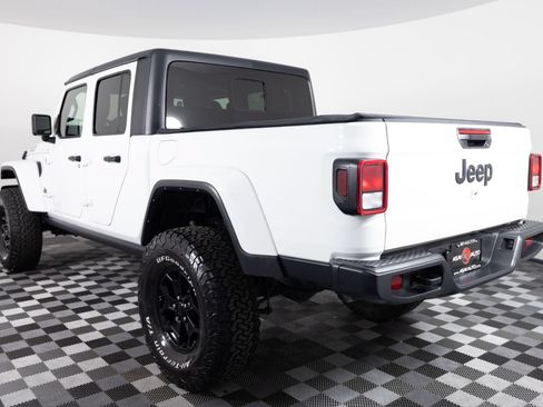 Used 2022 Jeep Gladiator Sport AWD/4WD image 5