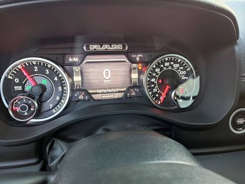 Used 2023 RAM 1500 Laramie AWD/4WD image 12