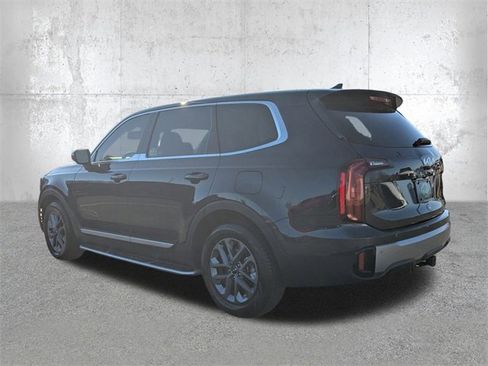 Used 2025 Kia Telluride LX image 6