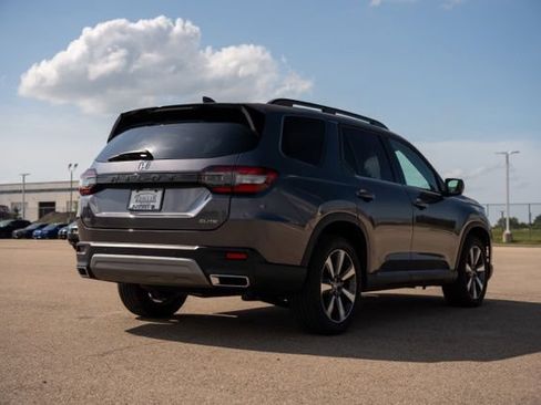 Used 2025 Honda Pilot Elite image 7