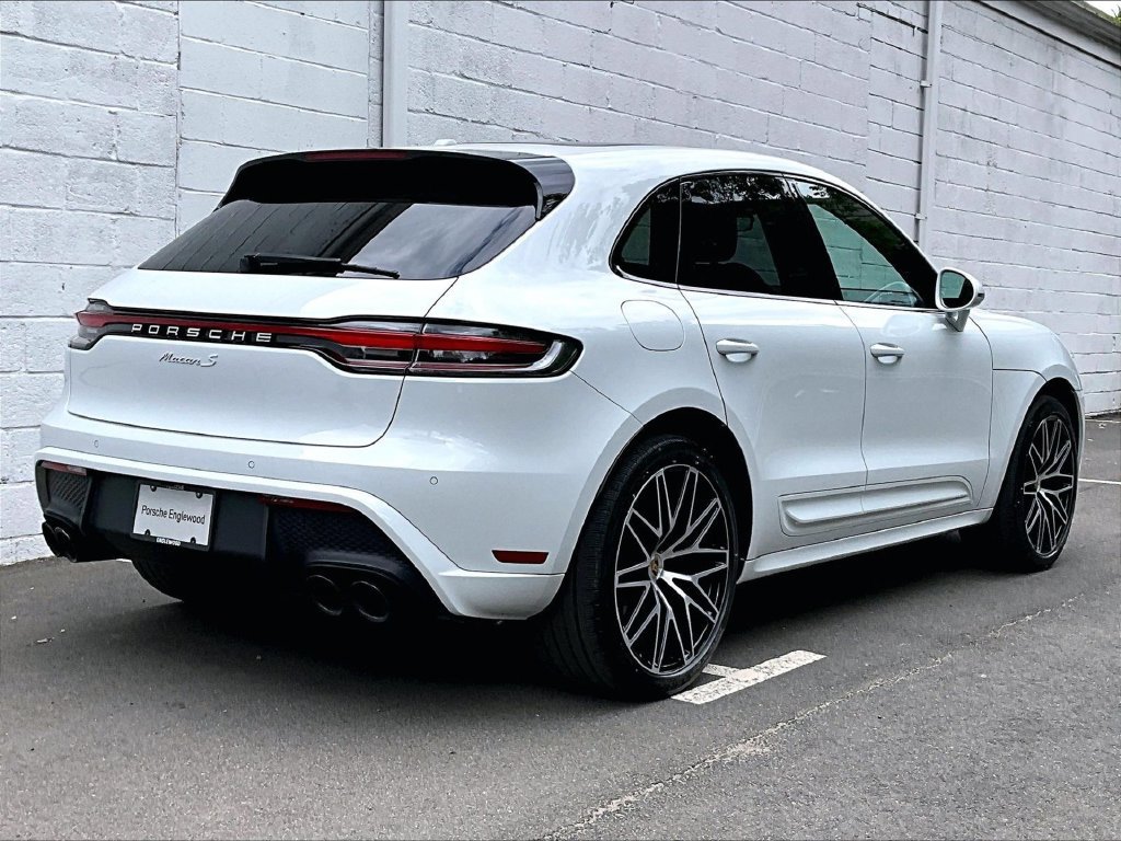 Certified 2023 Porsche Macan S AWD/4WD image 17