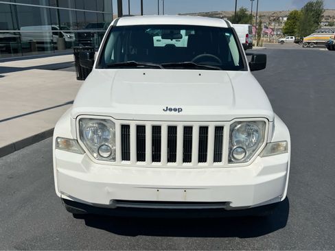 Used 2010 Jeep Liberty Sport AWD/4WD image 3