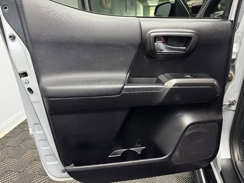 Used 2020 Toyota Tacoma TRD Sport w/ Technology Package image 44