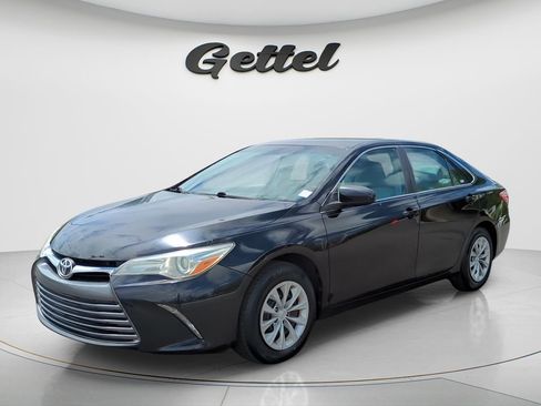 Used 2015 Toyota Camry LE image 5